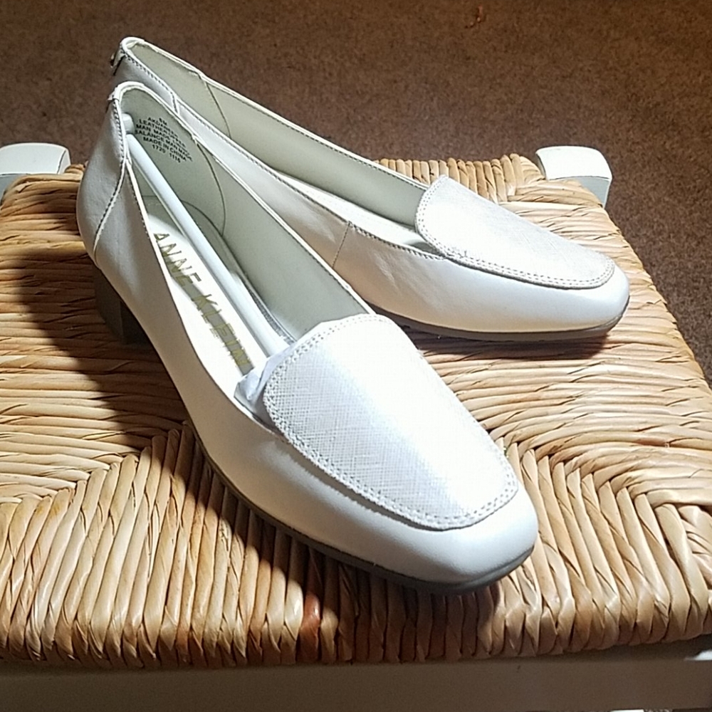 Brand New - no box, NEVER worn cream loafers